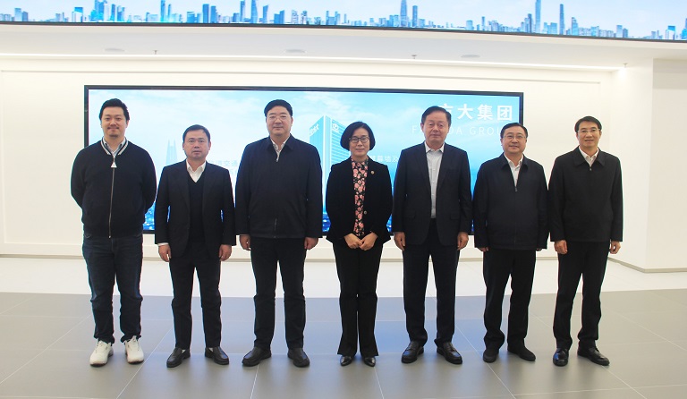 中共江西省委副书记、赣州市委书记吴忠琼一行莅临PG电子集团考察指导